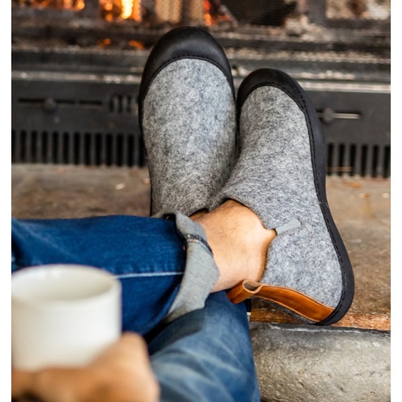 Huckberry New Greys Wool Chelsea Boots NWOT - Picture 1 of 16